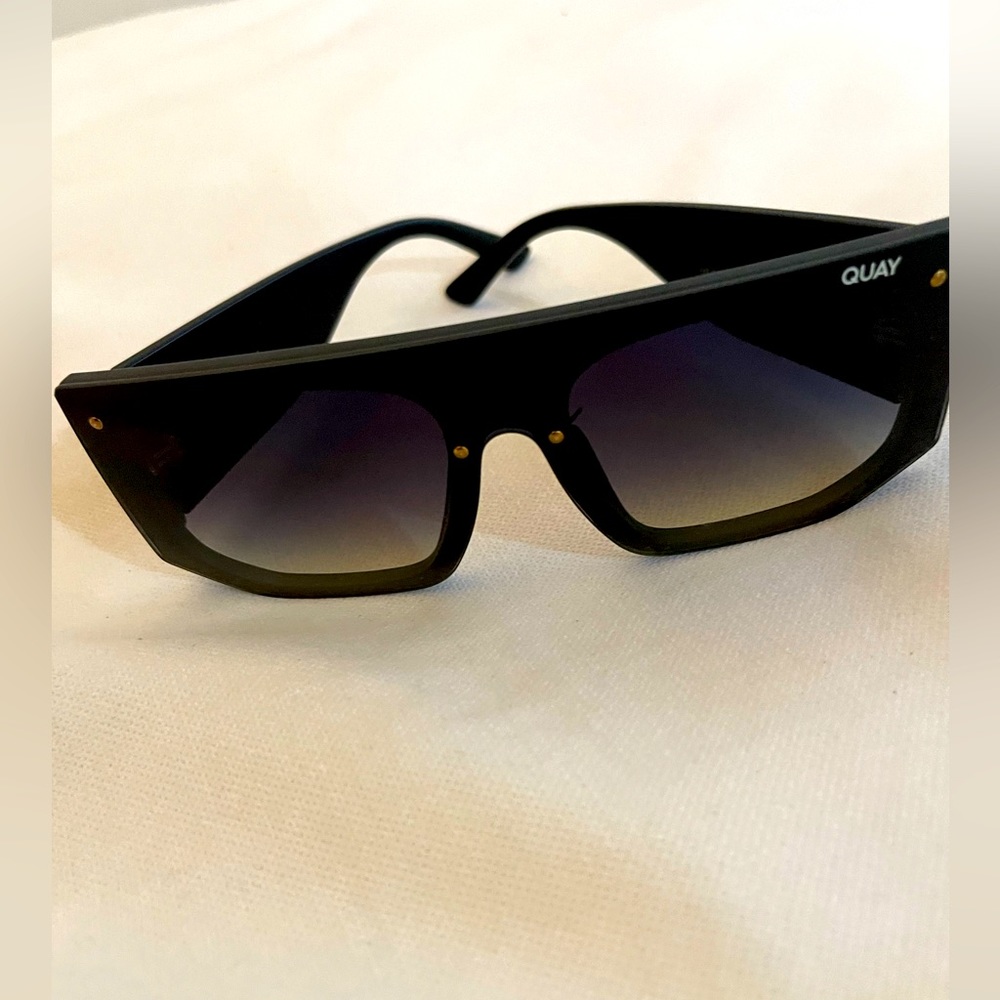 Quay Fully Booked shield sunglasses in black and green ombre. New. Never used